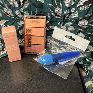 Blush and Highlighter Set with Blue Brush